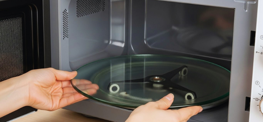 Cleaning the Turntable and Microwave Accessories