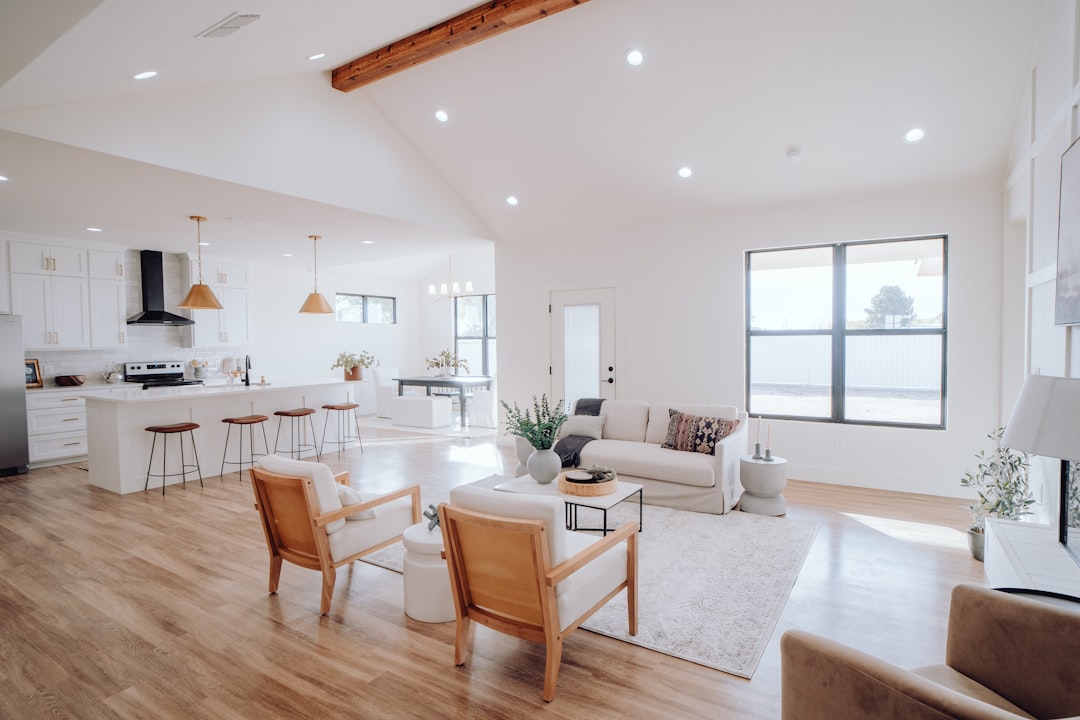 Bright, tidy modern living room